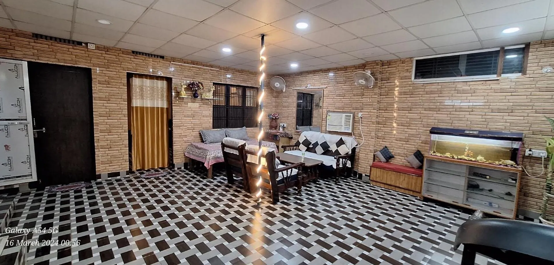 Veera Guest House Varanasi 0*,  India